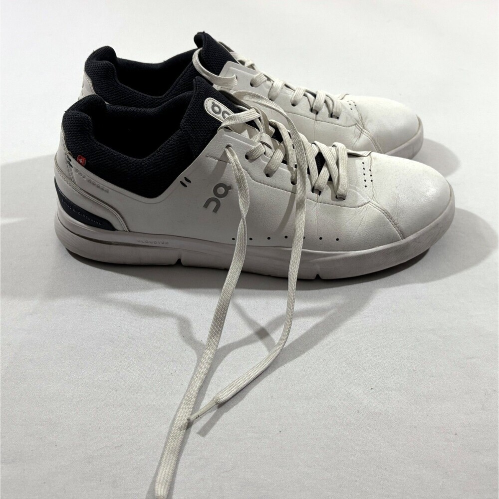 On Men's The Roger Advantage Tennis White Navy Shoes Pickleball Sneakers Sz 11.5